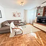 Vikendica Karlo By Interhome *