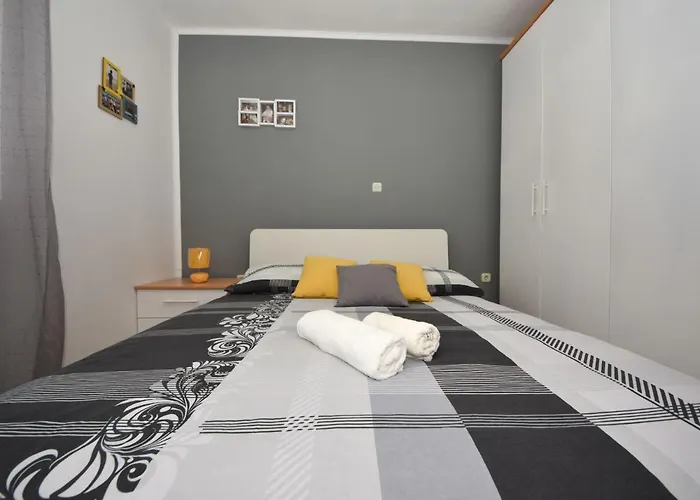 Karlo By Interhome * Posedarje