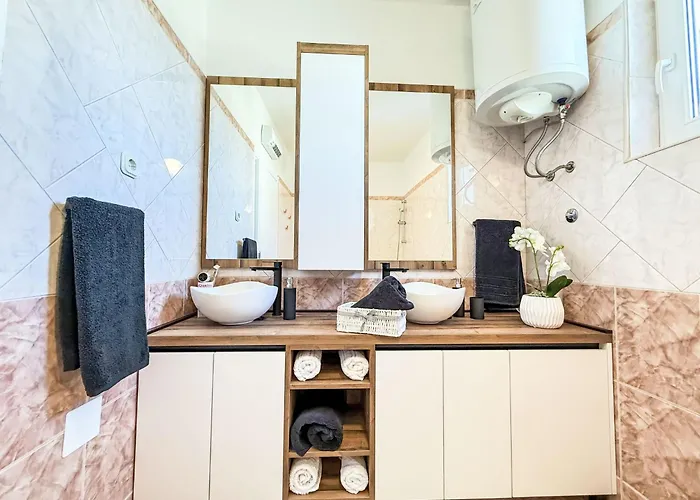 Karlo By Interhome