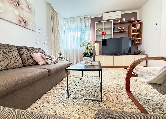 Karlo By Interhome * Posedarje