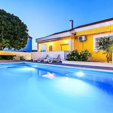 Ferienhaus Karlo By Interhome