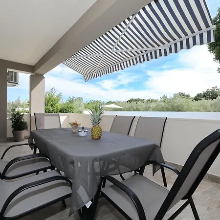 度假居 Karlo By Interhome 珀塞达耶