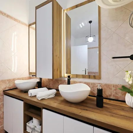 Karlo By Interhome