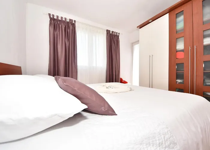 Ferienhaus Karlo By Interhome Posedarje